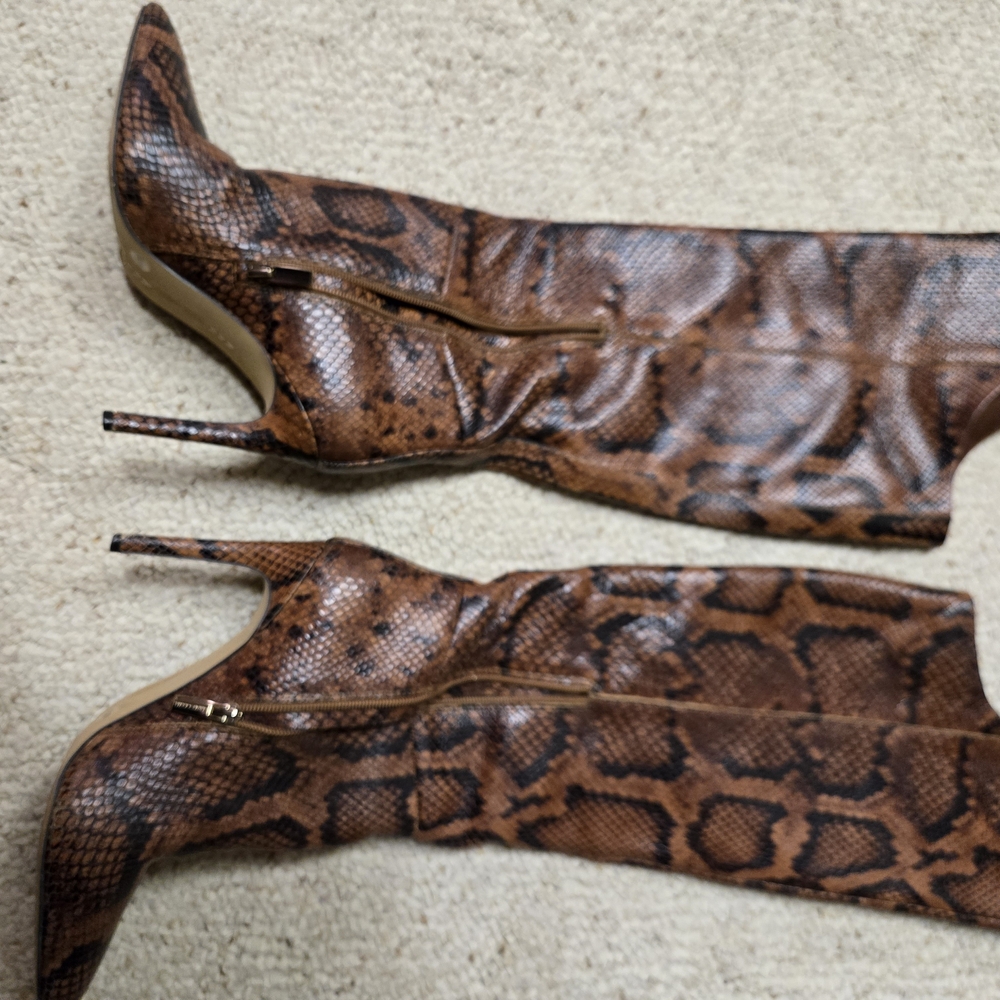 Stylish Brown Snakeskin Women's Boots